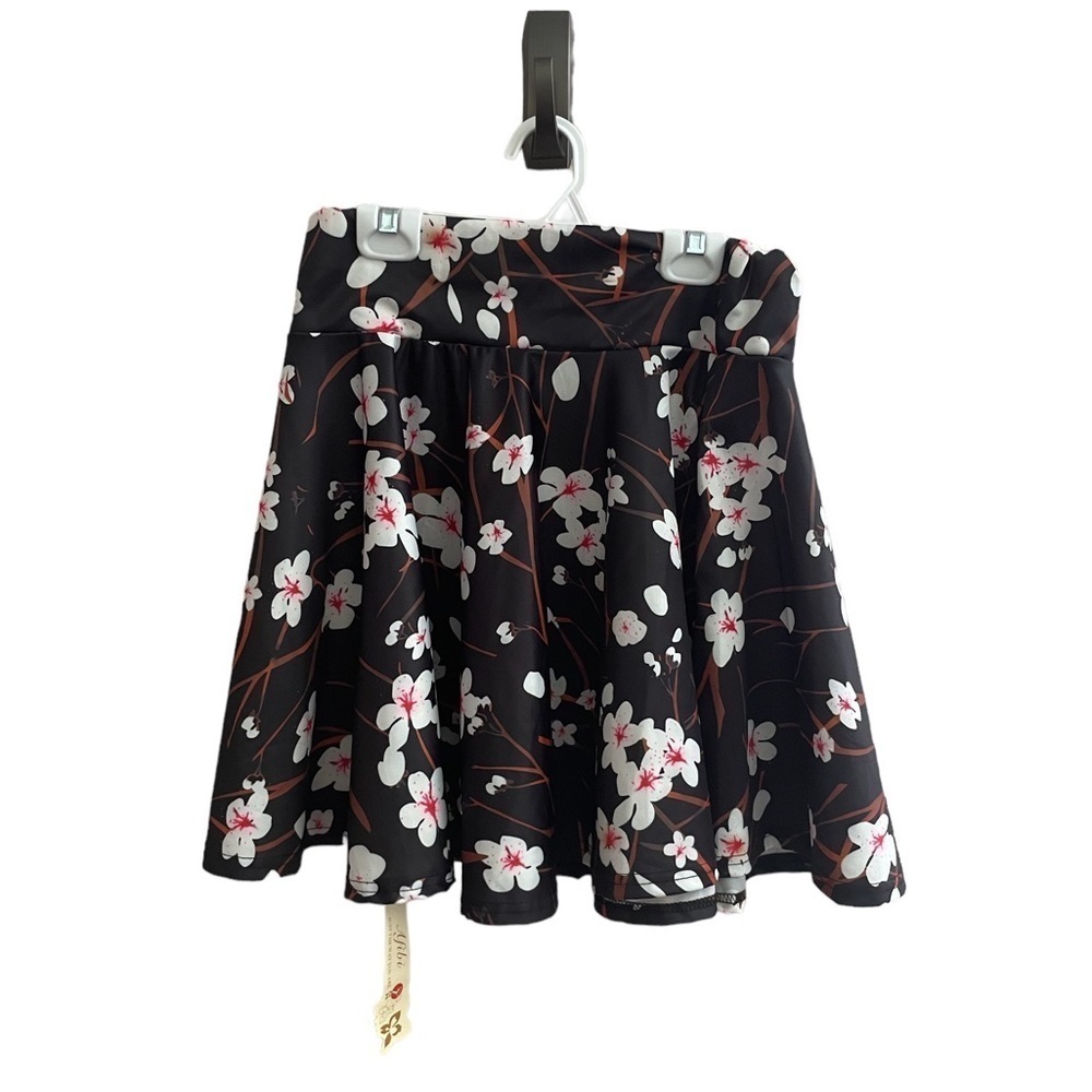 NWT WOMENS MINI SKIRT SIZE LARGE black with pink flowers - Picture 3 of 5